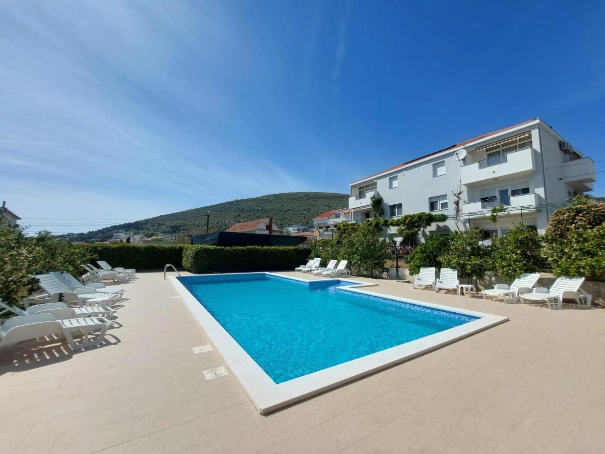 Apartments Zulim Trogir Exterior foto